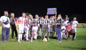Nikmati Liburan Akhir Pekan di Stadion Sambil Main Bola, Gaya Tiga Komunitas di Padang
