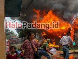 Satu Unit Rumah di Lubuk Kilangan Ludes Terbakar