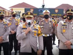 Ratusan Polisi Kawal Penjemputan 455 Warga Pekanbaru yang Positif Covid-19