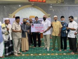 Andre Rosiade Bantu Masjid Al Munawwarah Nanggalo Padang
