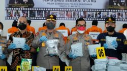 Tangkap Delapan Tersangka, Polisi Ungkap Peredaran 41 Kg Sabu di Bukittinggi