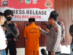 Sempat Melarikan Diri, Kurir Sekarung Ganja Siap Edar Ditangkap Saat Tunggu Angkutan Umum