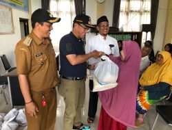 Bersama BAZNAS, Pj. Walikota Payakumbuh Serahkan Bantuan Untuk Anak Stunting di Kelurahan NDB