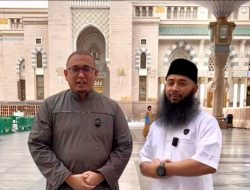 Di Madinah Ustaz Syafiq Basalamah Doakan Andre Rosiade jadi Gubernur Sumbar