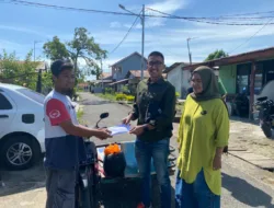 Andre Rosiade Bantu Becak Motor dan Modal Usaha Penjual Ikan di Seberang Padang