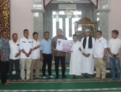 Andre Rosiade Bantu Perbaikan Masjid Mustauhidin Alai Parak Kopi Padang