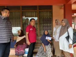Andre Rosiade Bantu Bantu Suami Istri Lansia Stroke di Padang