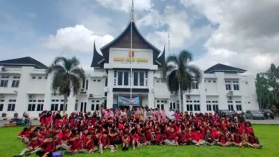 Pelajar SD di Kota Solok Mulai Dikenalkan dengan Ritual Tolak Bala
